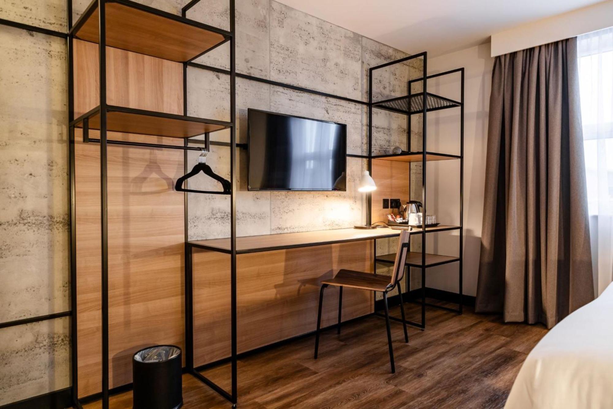 Ibis Coleraine Riverside Bagian luar foto
