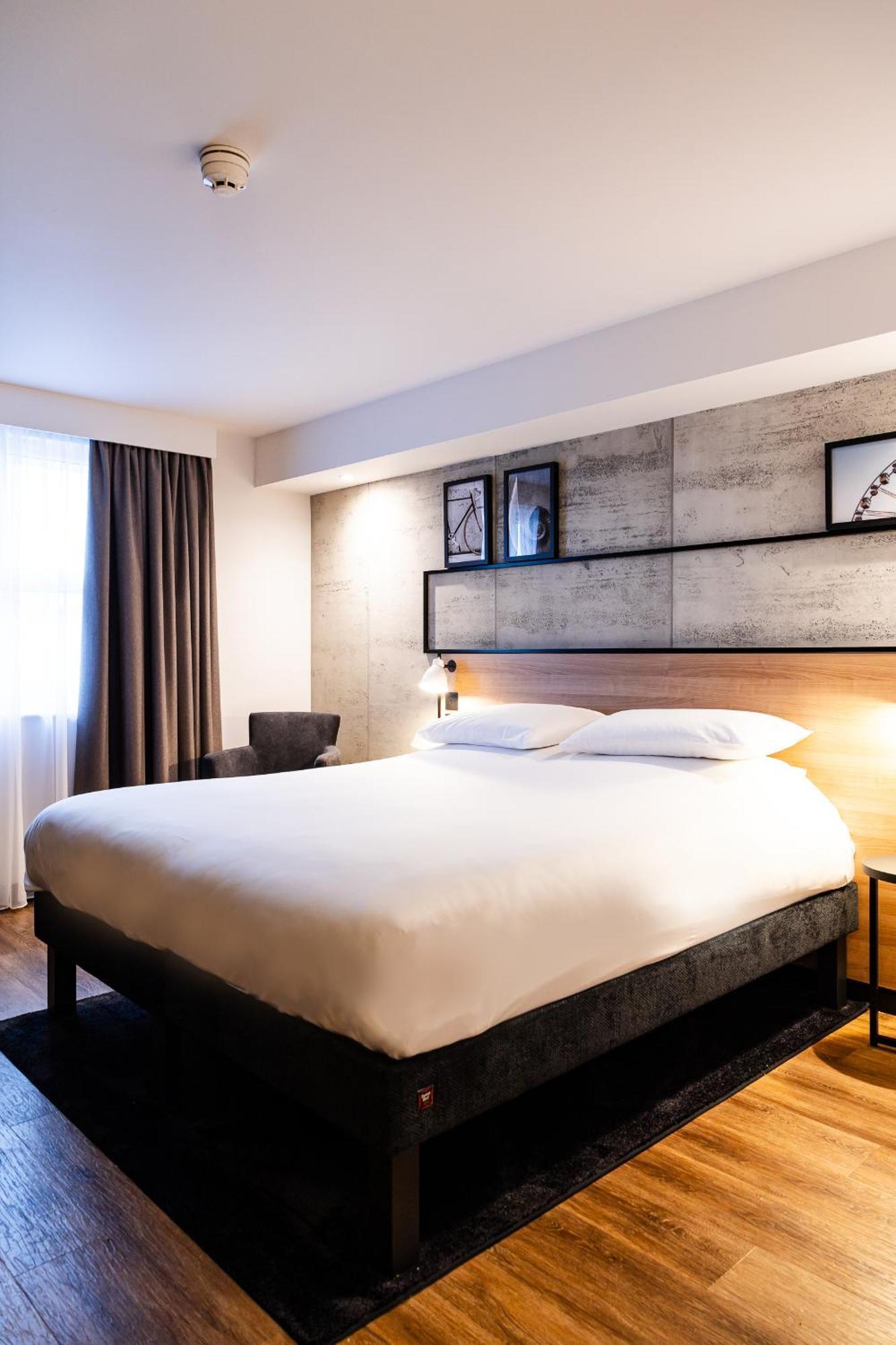 Ibis Coleraine Riverside Bagian luar foto