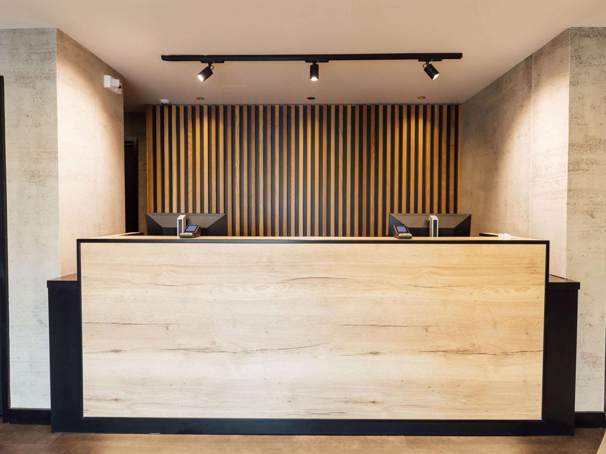 Ibis Coleraine Riverside Bagian luar foto