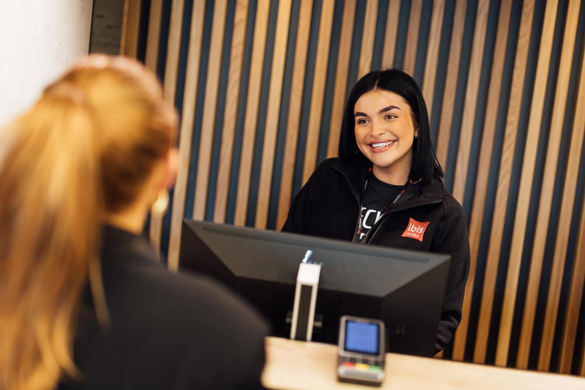 Ibis Coleraine Riverside Bagian luar foto